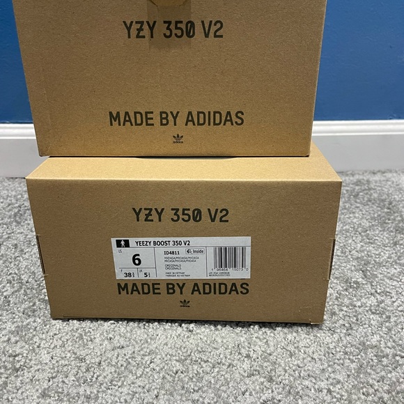 YZY BOOST SNEAKERS SIZE 6 - Picture 8 of 9